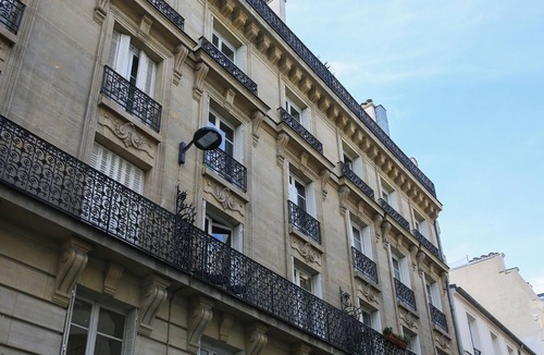 Ternes Apartment | Luxury next to the Champs Elysées near Charles de Gaulle Etoile metro station