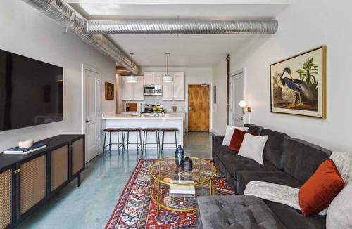 Algiers Point Condo | Luxury NOLA Pad | Pool