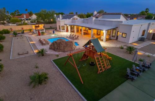 Scottsdale Foothills Villa | Luxury Oasis Slide Pool Pickleball Game Room