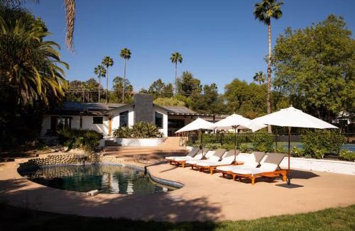 Meiners Oaks Villa | Luxury Ojai Escape Pool, Jacuzzi & Tennis Court