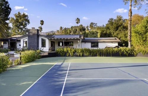 Meiners Oaks Villa | Luxury Ojai Escape Pool, Jacuzzi & Tennis Court