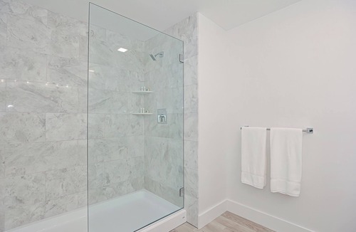 Plymouth Cultural District Apartment | Luxury One Bedroom Condo (650S.F.)