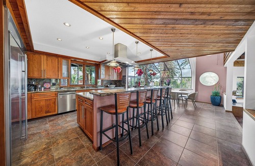 Hemet Villa | Luxury Pickleball Estate – 4 Courts & Pool