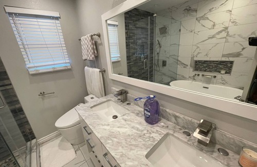 Crescenta Highlands House | Luxury Pool Retreat Near Pasadena JPL, Pasadena, Universal Studios Sleeps 8