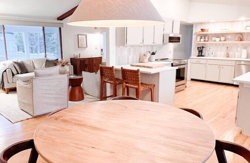 Sister Bay House | Luxury Remodeled 4BR | Downtown Sister Bay