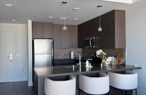 Downtown Los Angeles Apartment | Luxury Skyline in the heart of DTLA