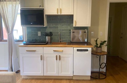 Pacific Grove Apartment | Luxury Suite in Modern Craftsman Home Near Beach, Aquarium, Cannery Row, & Golf.