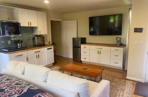 Pacific Grove Apartment | Luxury Suite in Modern Craftsman Home Near Beach, Aquarium, Cannery Row, & Golf.