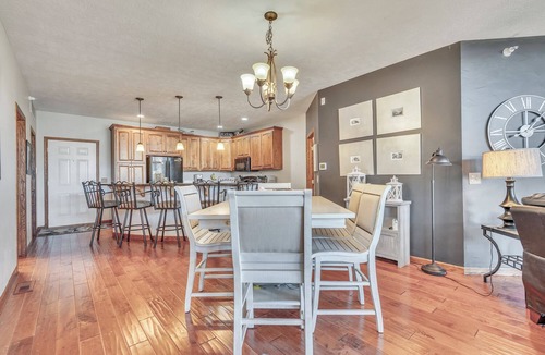 Arnolds Park Condo | Luxury Vacation Escape 4th Floor Bridges Bay Condo w/6 daily waterpark passes!