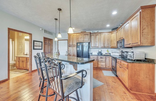 Arnolds Park Condo | Luxury Vacation Escape 4th Floor Bridges Bay Condo w/6 daily waterpark passes!