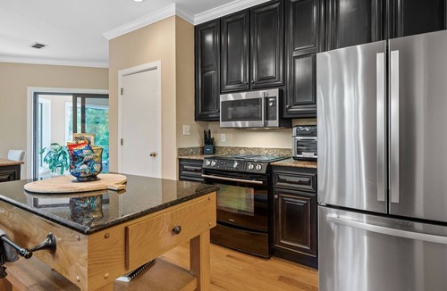 Daphne House | LUXURY Vacay! Secluded, Events Welcome, Waterpark + Golfing Nearby, Wifi, Slp 25