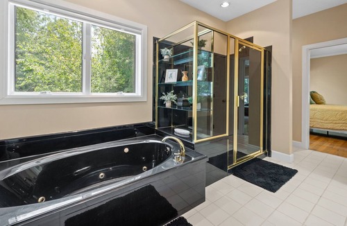 Daphne House | LUXURY Vacay! Secluded, Events Welcome, Waterpark + Golfing Nearby, Wifi, Slp 25