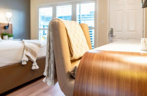 Fairfax District Cabin | LYFE INN & SUITES by AGA - Beverly Hills West Hollywood