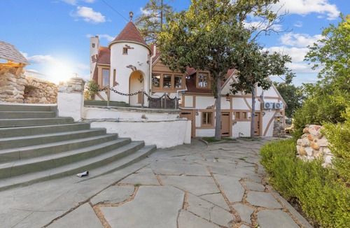 Newhall Apartment | Mack - The Magic Castle Studio in Santa Clarita.Near Lax/Universal/SixFlags