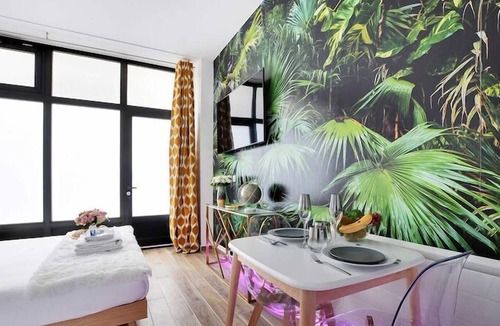 Pigalle Apartment | Magnificent Flat - 2BR/6P - Champs ElysÃ©es