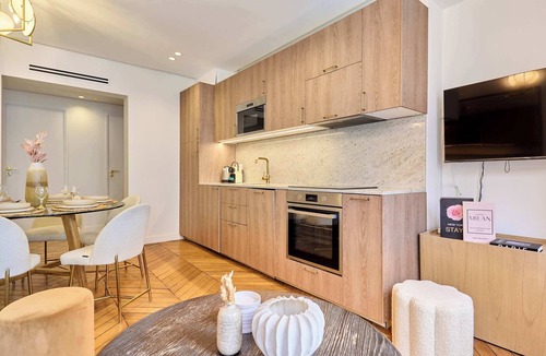 Saint-Vincent-de-Paul Apartment | Magnificient apartment with AC - Center of Paris