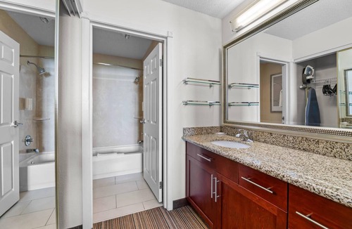 Appleton Hotel | MainStay Suites Appleton Airport - Fox River Mall Area