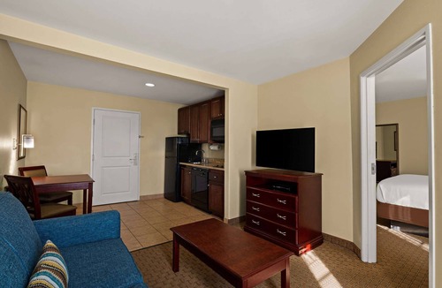 Houma Hotel | MainStay Suites Houma