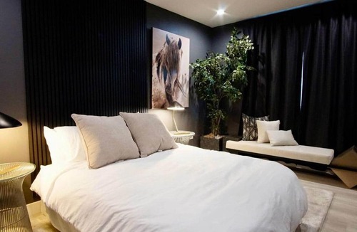 North Hollywood Apartment | Maison Atelier Centrally Located Designer 1bd