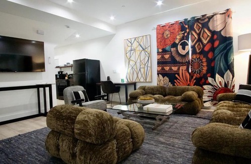 North Hollywood Apartment | Maison Atelier Centrally Located Designer 1bd