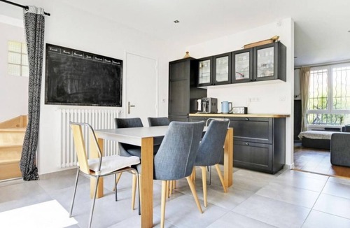 Montreuil House | Maison Avec Jardin + Parking à 10 Minutes à Pied du Métro Mairie de Montreuil