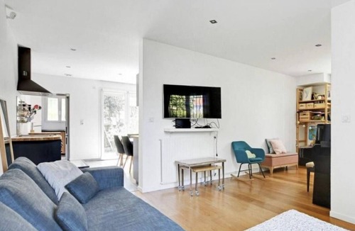 Montreuil House | Maison Avec Jardin + Parking à 10 Minutes à Pied du Métro Mairie de Montreuil