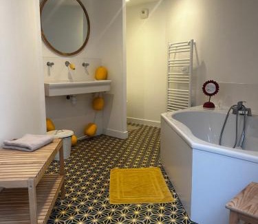 Saint-Ouen Apartment | Maison avec terrasse