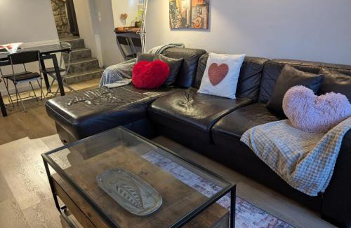 Orry-la-Ville House | Maison entière climatisée pour 6 personnes avec parking proche Astérix, Roissy CDG, Chantilly, Le Bourget