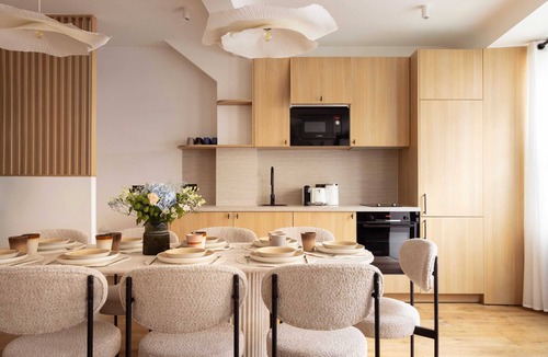 Epinettes House | Maison Legendre - Luxury Townhouse with 5BDR & AC in Batignolles