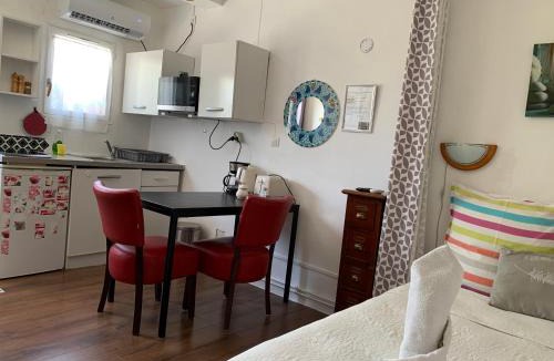 Pontault-Combault House | MaisonTevy - Appart 2 Chambres-4lits-Terrasse-Jardin & Studio-Confort-Climatisation- Idéale-Pro-Tourisme