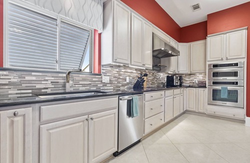 Shoreline Park House | Majestic Waterfront home with so much to offer!