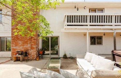 Central Malibu House | Malibu Ocean Villa with King Bed, Hot Tub, Beach, BBQ
