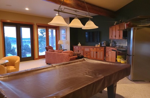 Crowley Lake House | Mammoth Lakes alternative premier housing. Custom Craftsman Home 14miles East