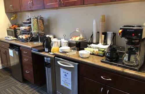 Williamstown Hotel | Maple Terrace Motel