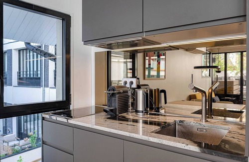 Quartier Saint-Ambroise Apartment | Marais Area - Outdoor patio - A/C - 2BDR