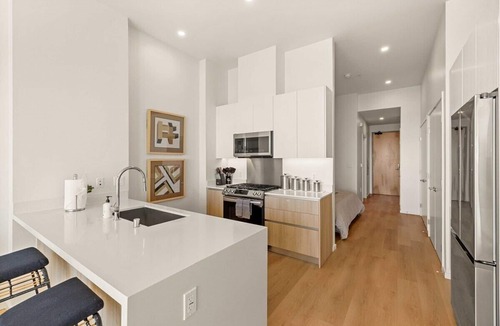 Waterfront Apartment | @ Marbella Lane - Cozy Retreat: 1BR in Long Beach