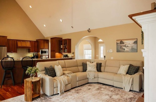 Greensboro House | Marblehead Farm I Swing set, Hot tub * Indoor Pickleball court