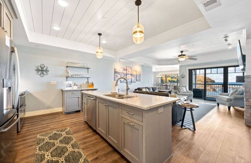 Sister Bay Condo | Marina Luxe Overlooking Sister Bay Marina
