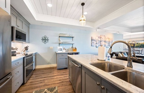 Sister Bay Condo | Marina Luxe Overlooking Sister Bay Marina