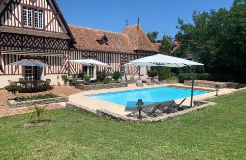 Bras de Fer House | Marquise Barbot