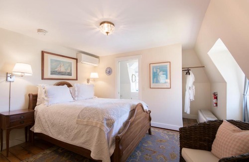 Top of the Hill Hotel | Marshall Slocum Inn