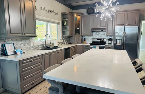 El Mirador House | Massive 5 Bedroom Estate - Walk/bike ride distance to downtown Palm Springs