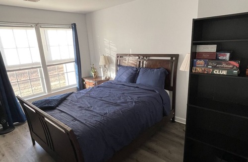 Aldie House | Master Bedroom and Private Bath with Walk-In Closet
