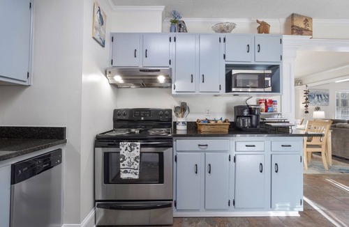 Ocean Springs House | Mermaid Dreams: Spacious 3 bedrooms 2.5 bath with pool ALL in golf cart district