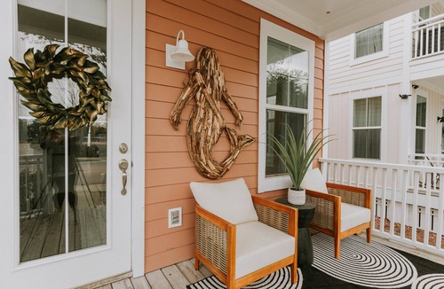 Ocean Springs Cottage | Mermaid's Muse - Includes GOLF CART! Close to beach & downtown Ocean Springs!