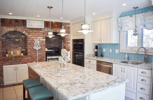 West Dennis House | Meticulous 3 bedroom, 3 bath home with beautiful decor