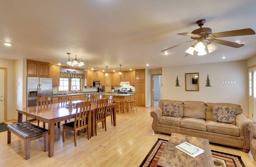 Hill City Cabin | Mickelson Trail Access! Black Hills Group Lodge