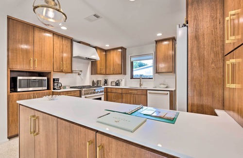 Biloxi House | Mid-Century Dream Home < Half-Mile to Beach!