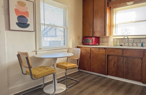 Visalia House | Mid-Century Modern retreat