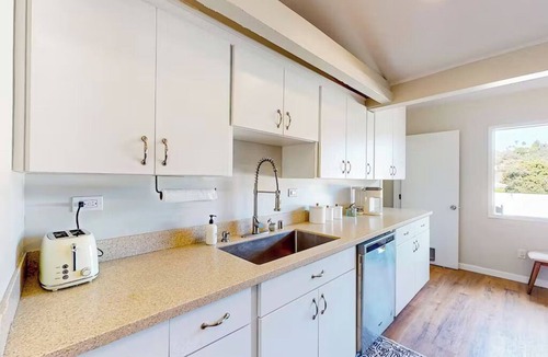 Spring Valley House | Mid-Century Treehouse with Yard and Views! AMAZING Location! Pet-friendly!